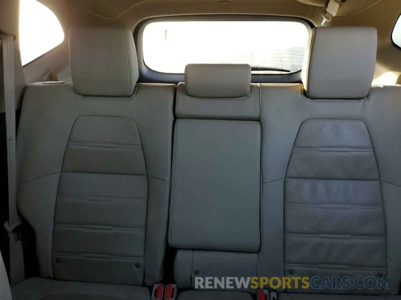 10 Photograph of a damaged car 5J6RW2H92KL003692 HONDA CRV 2019
