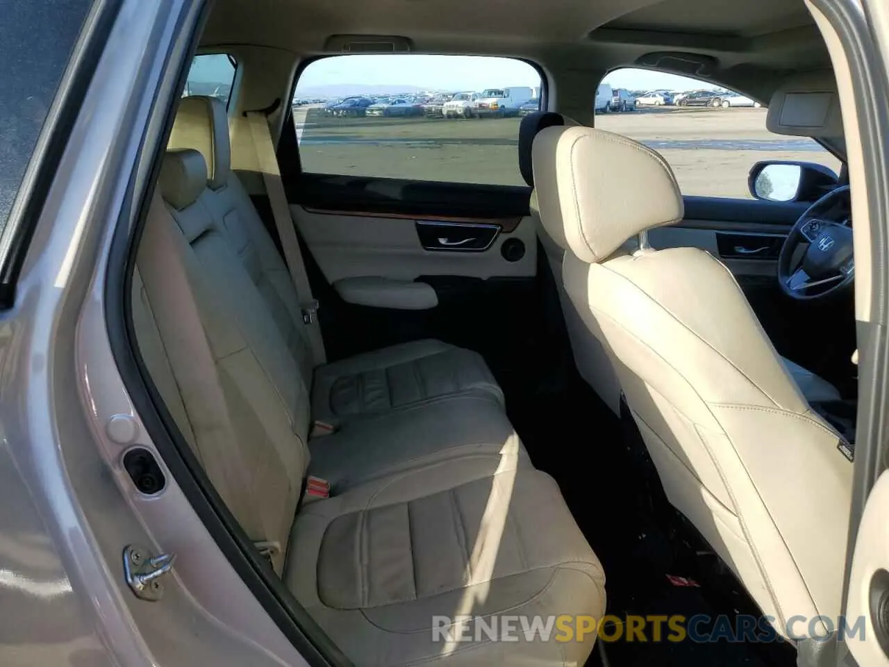 11 Photograph of a damaged car 5J6RW2H92KL003692 HONDA CRV 2019