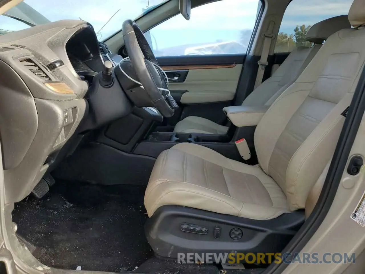 7 Photograph of a damaged car 5J6RW2H92KL003692 HONDA CRV 2019