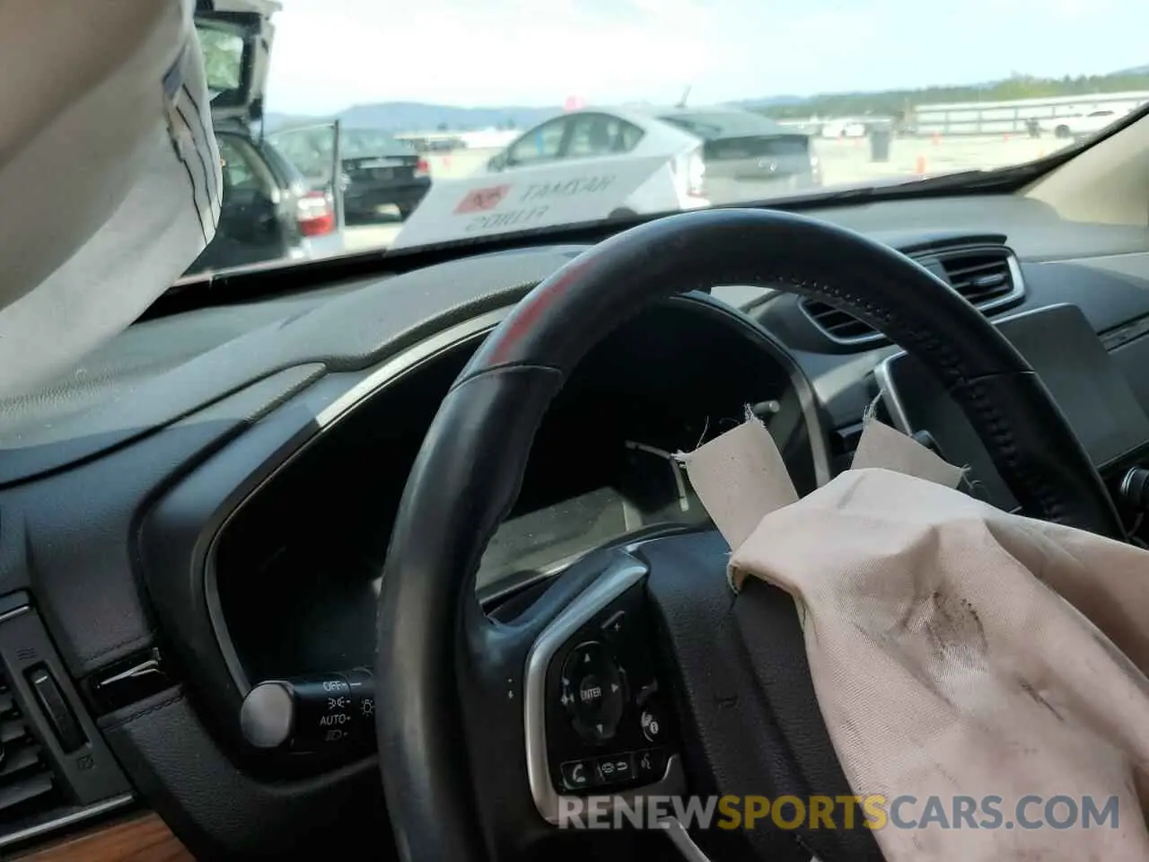 9 Photograph of a damaged car 5J6RW2H94KL000096 HONDA CRV 2019