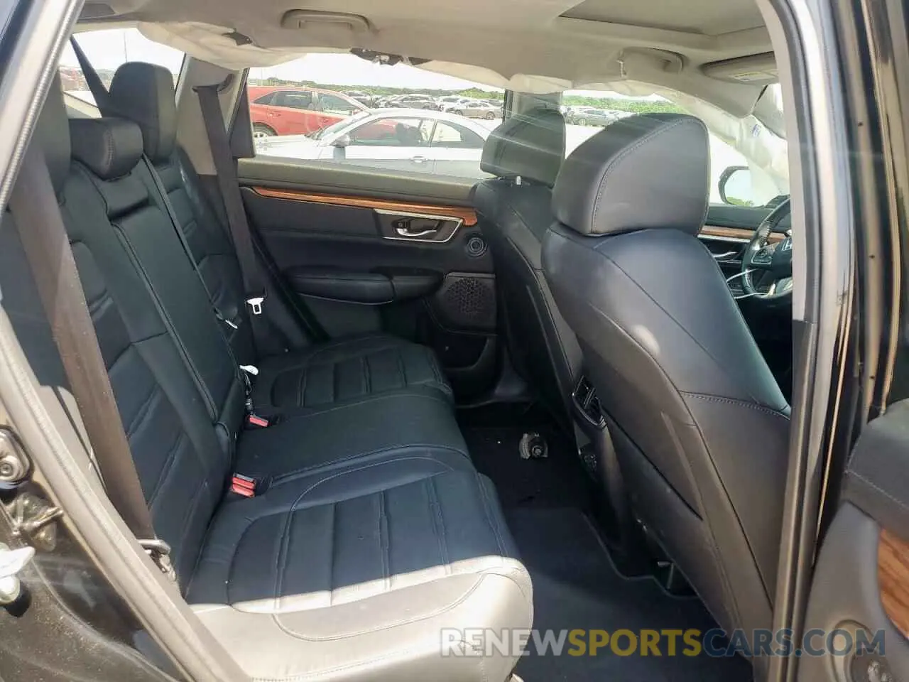 11 Photograph of a damaged car 5J6RW2H96KL006580 HONDA CRV 2019