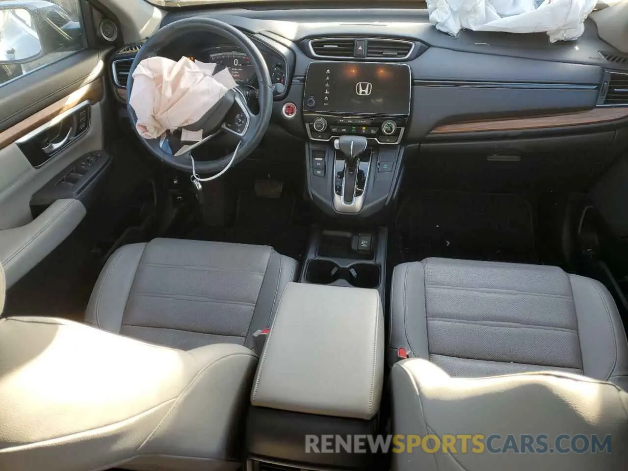 8 Photograph of a damaged car 5J6RW2H96KL025470 HONDA CRV 2019
