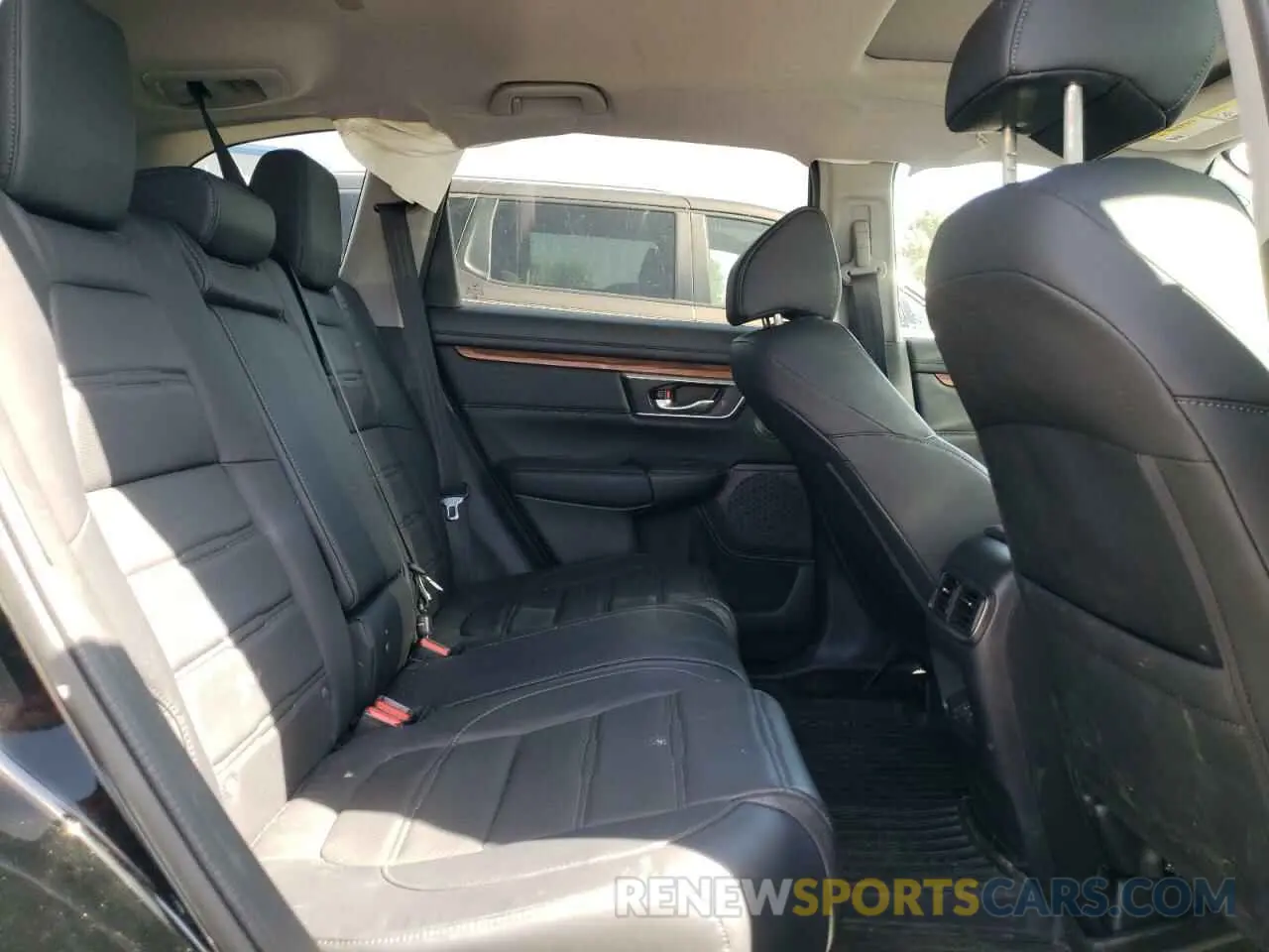 11 Photograph of a damaged car 5J6RW2H98KL010100 HONDA CRV 2019