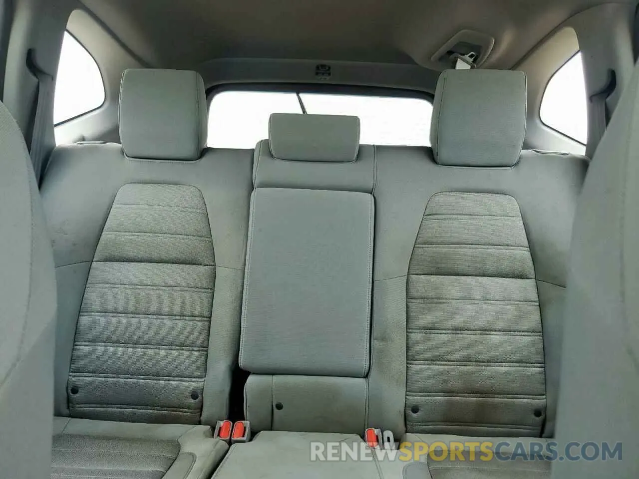 10 Photograph of a damaged car 5J6RW5H33KL000779 HONDA CRV 2019