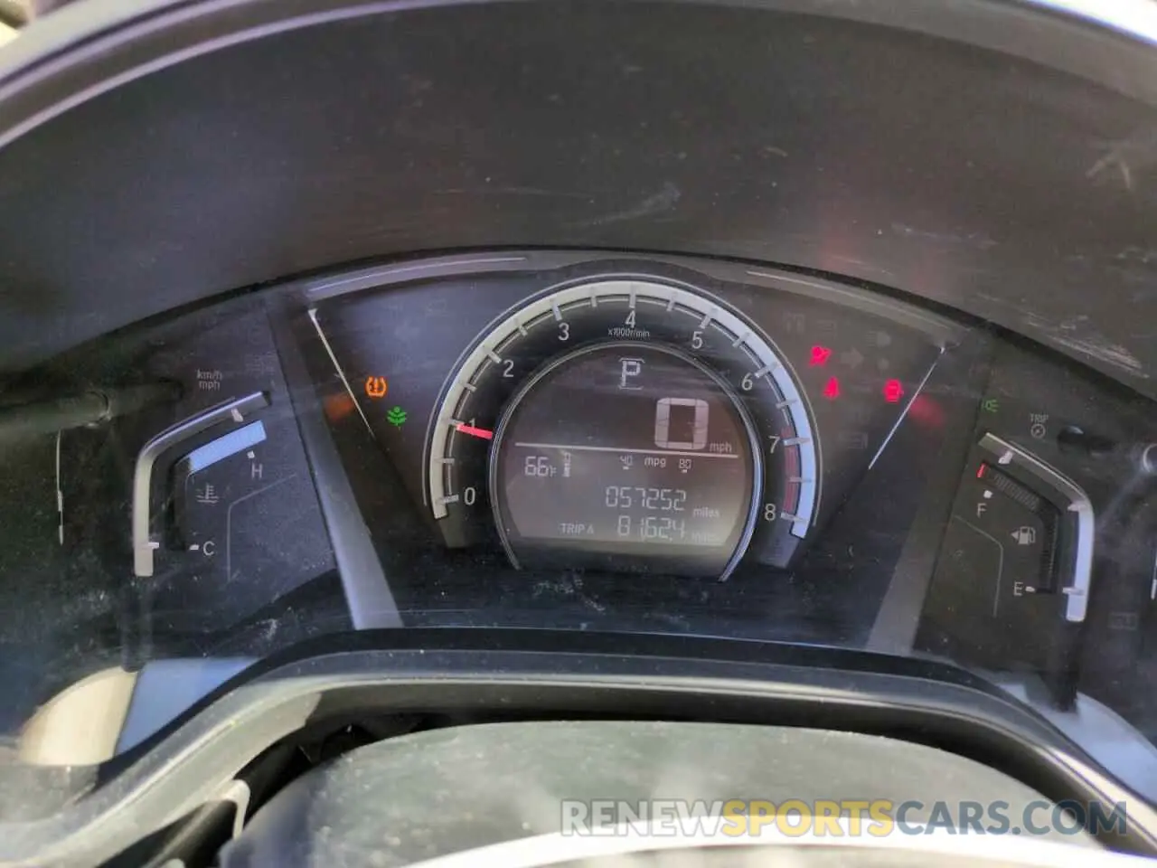 9 Photograph of a damaged car 5J6RW5H34KL005229 HONDA CRV 2019