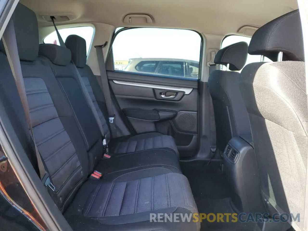 11 Photograph of a damaged car 5J6RW5H36KL003269 HONDA CRV 2019