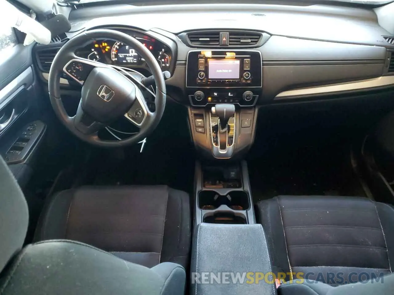 8 Photograph of a damaged car 5J6RW6H31KL002682 HONDA CRV 2019