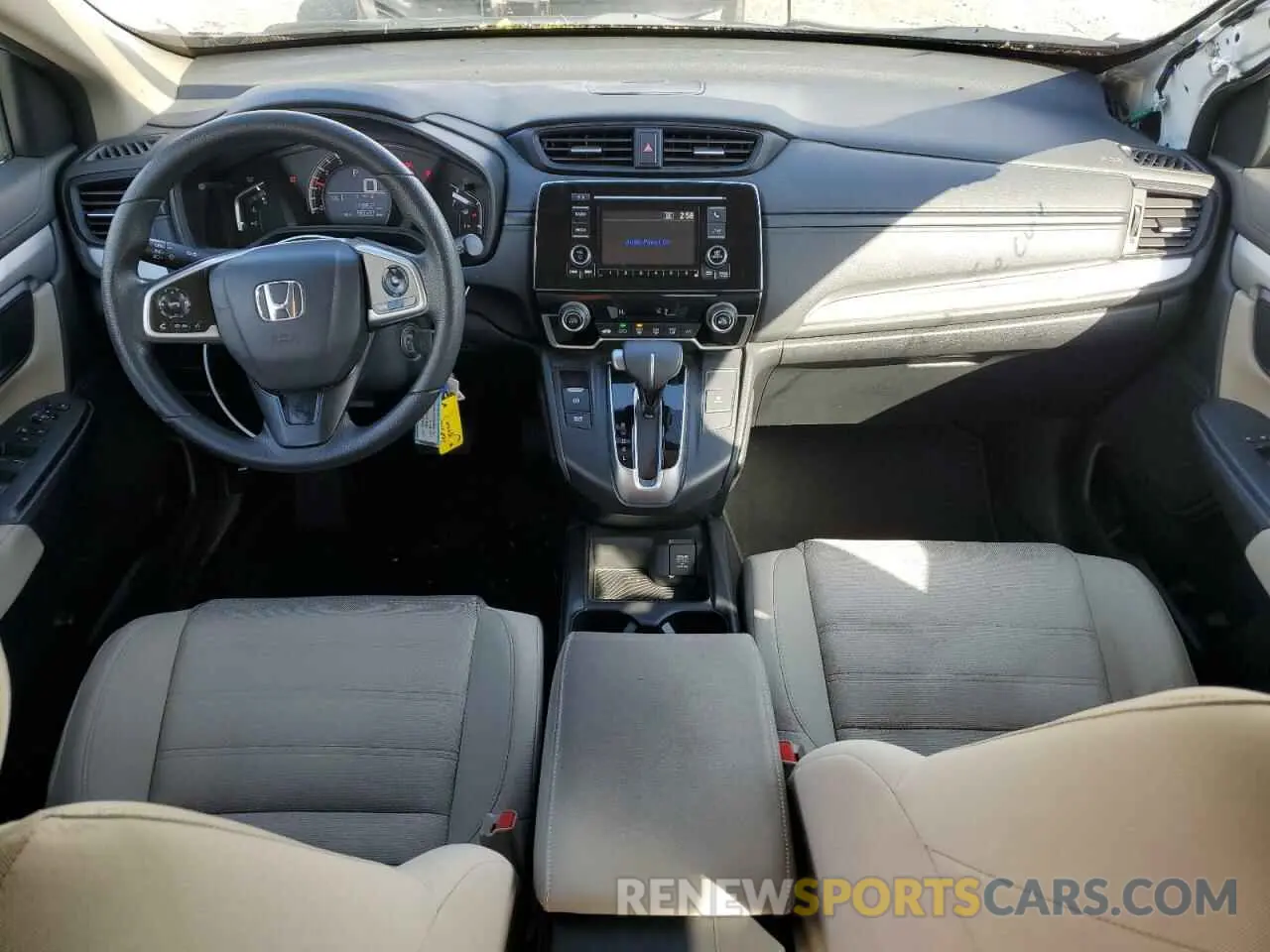 8 Photograph of a damaged car 5J6RW6H35KL004807 HONDA CRV 2019