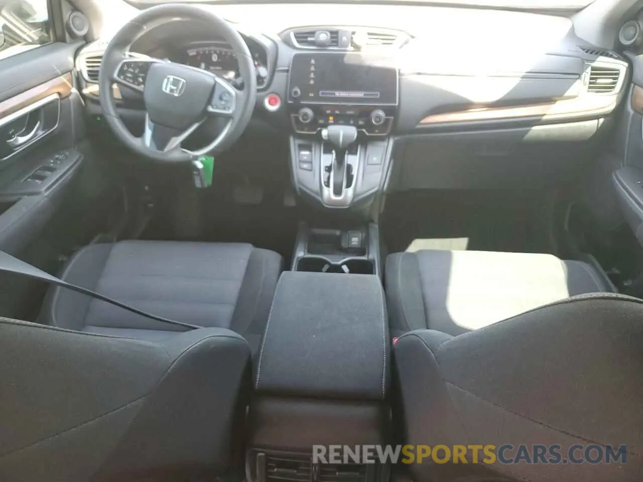 8 Photograph of a damaged car 7FARW1H51KE021525 HONDA CRV 2019