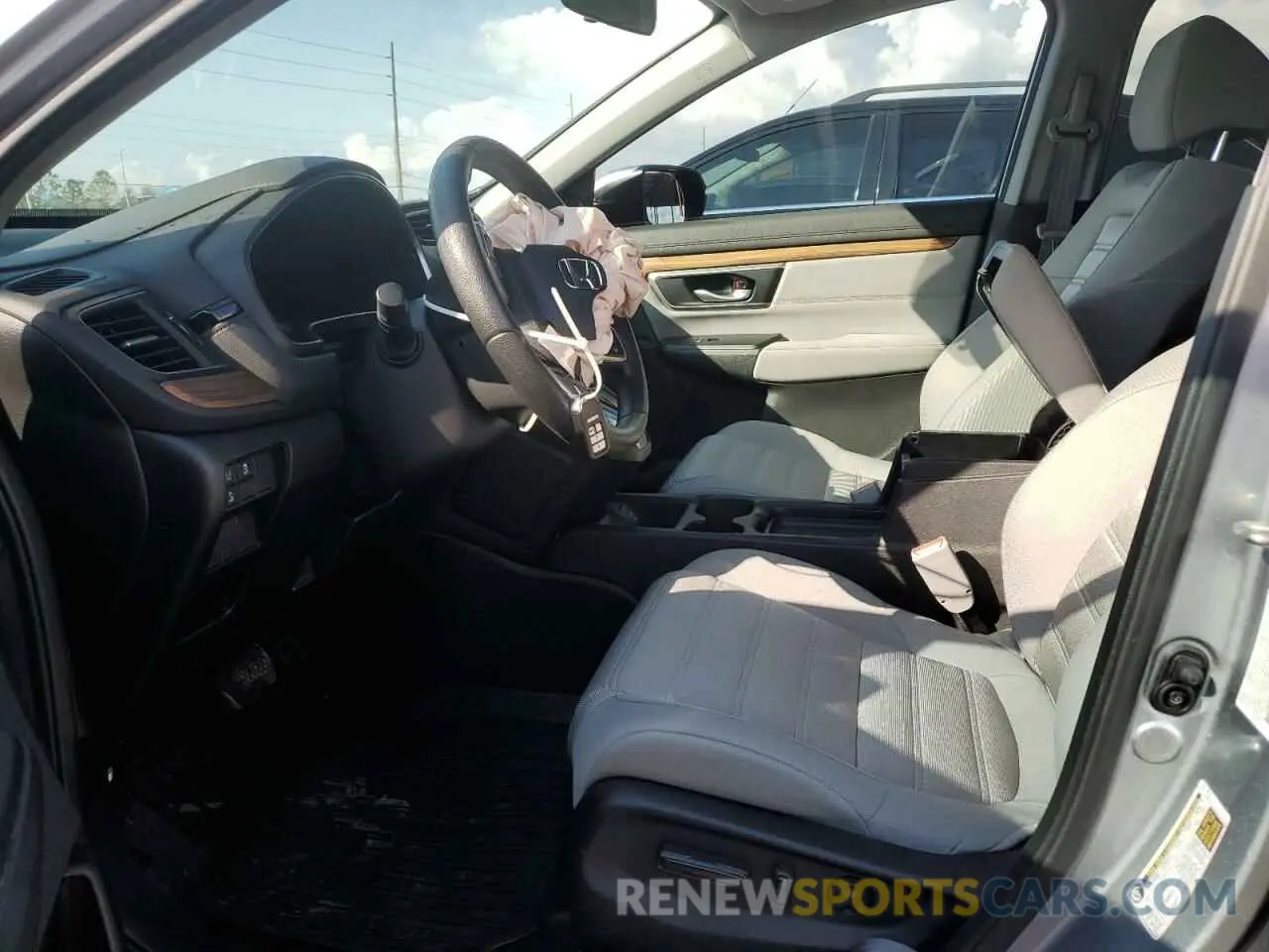 7 Photograph of a damaged car 7FARW1H56KE020564 HONDA CRV 2019