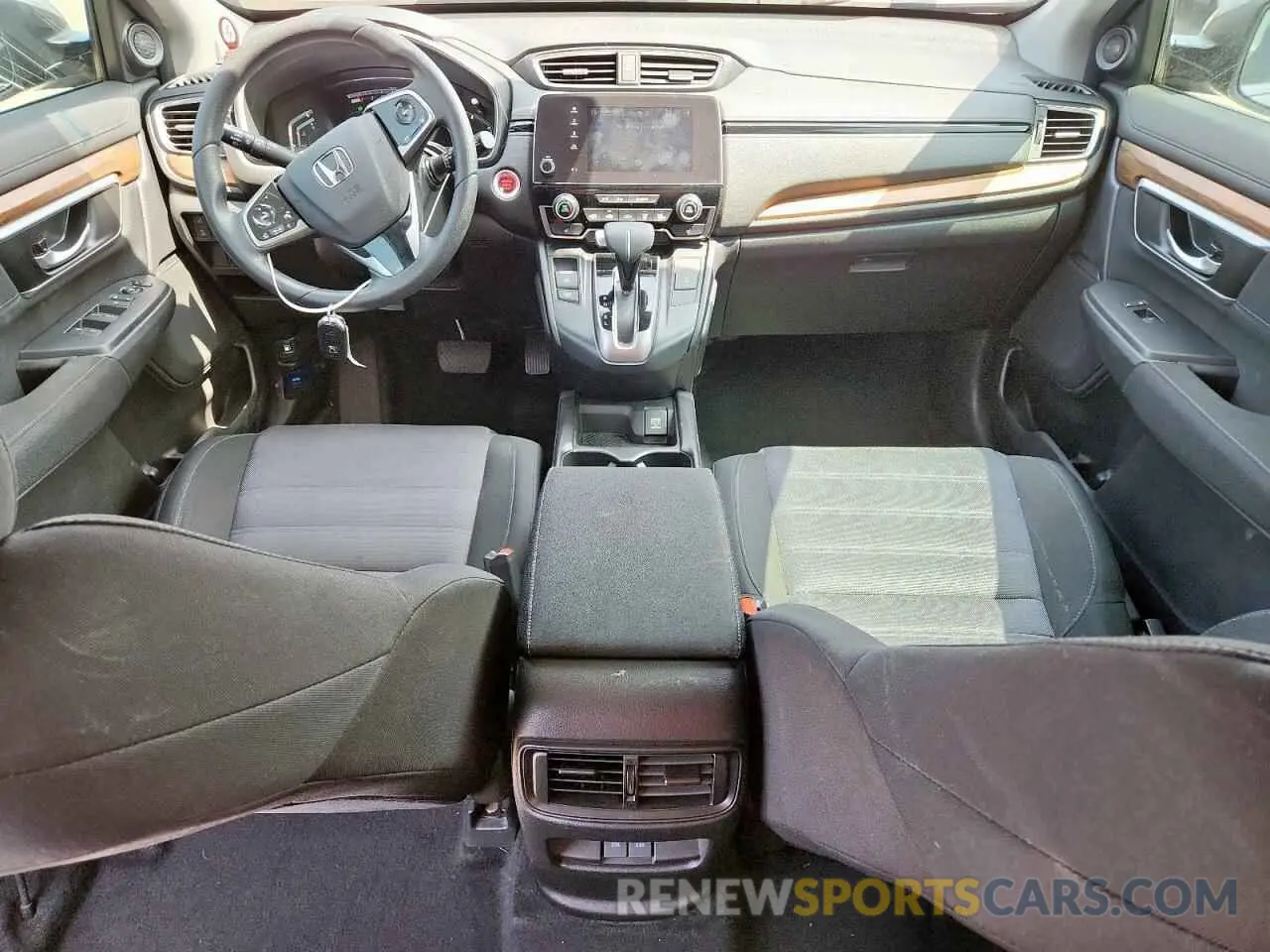 8 Photograph of a damaged car 7FARW1H58KE023157 HONDA CRV 2019