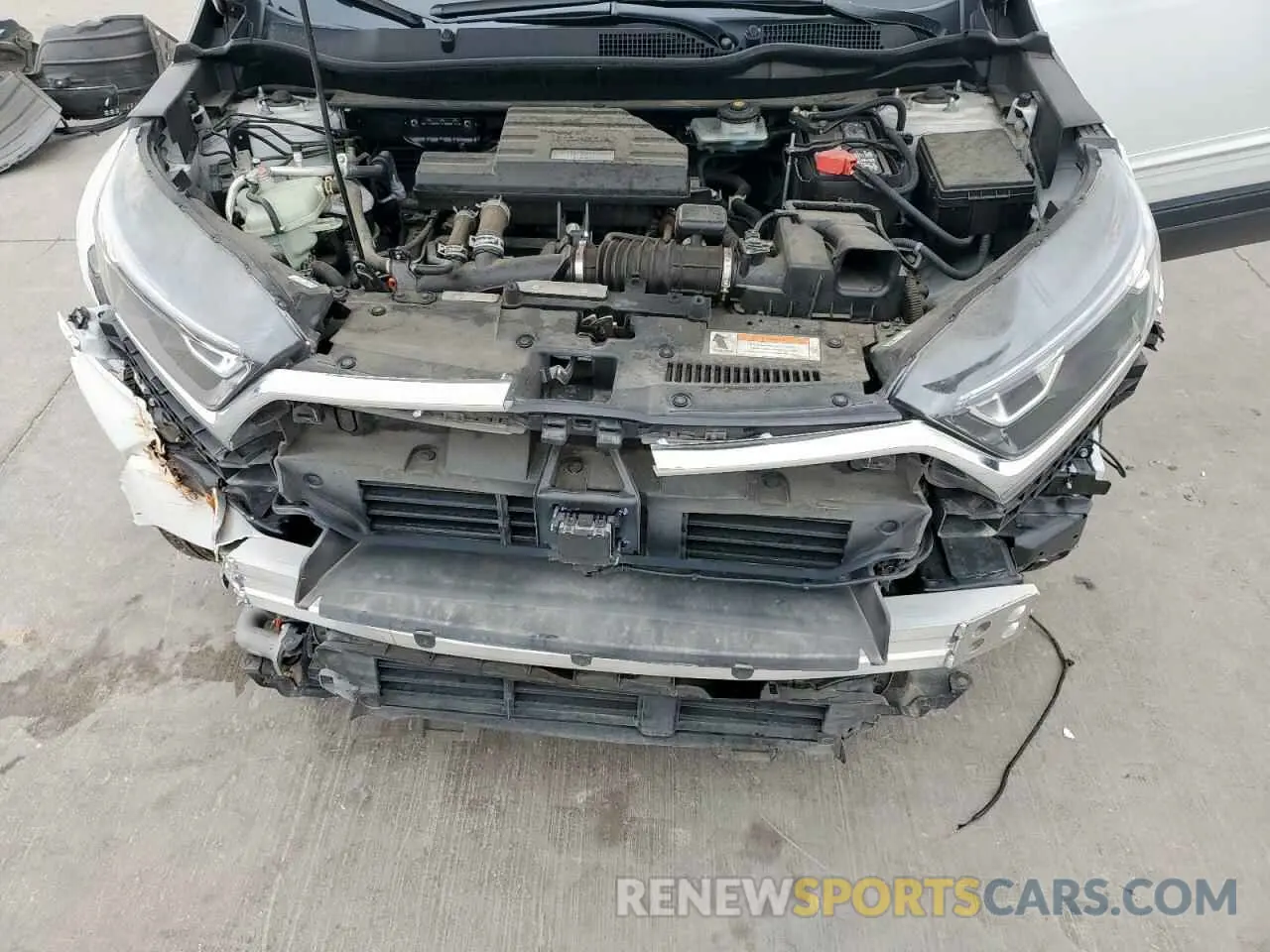 13 Photograph of a damaged car 7FARW1H58KE034076 HONDA CRV 2019