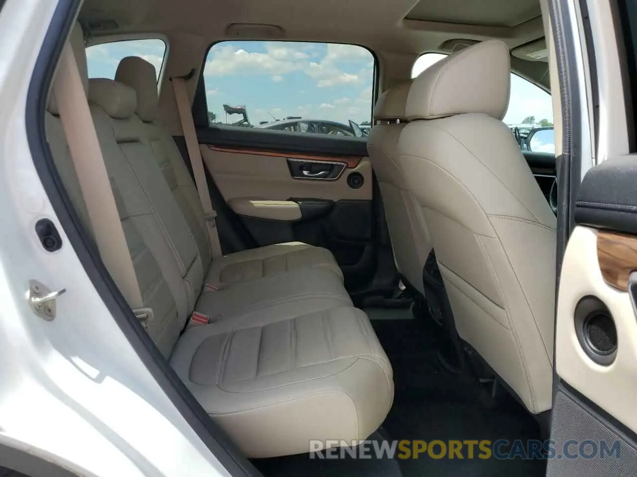 11 Photograph of a damaged car 7FARW1H81KE022216 HONDA CRV 2019
