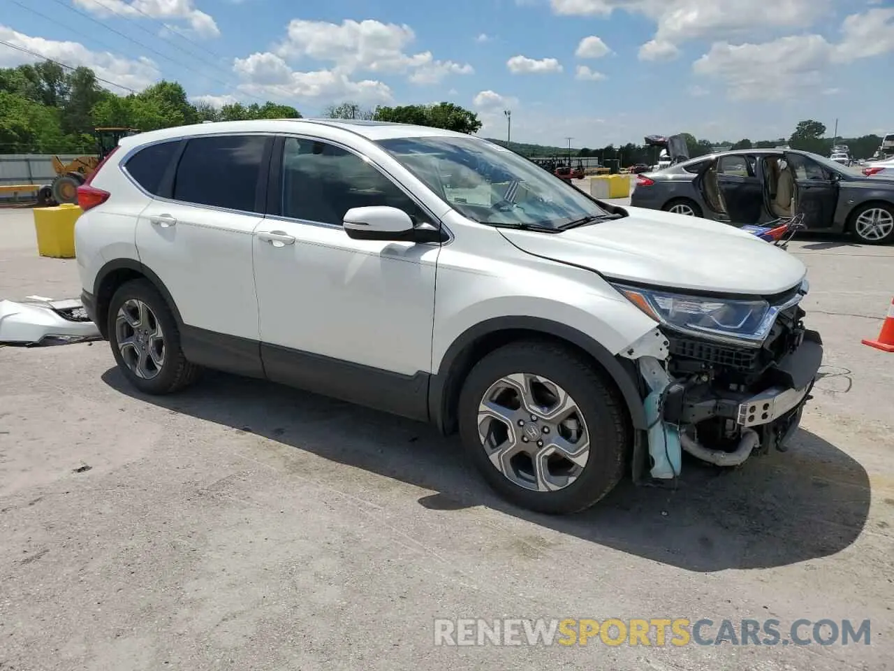4 Photograph of a damaged car 7FARW1H81KE022216 HONDA CRV 2019