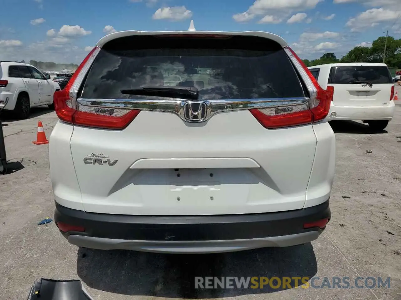 6 Photograph of a damaged car 7FARW1H81KE022216 HONDA CRV 2019