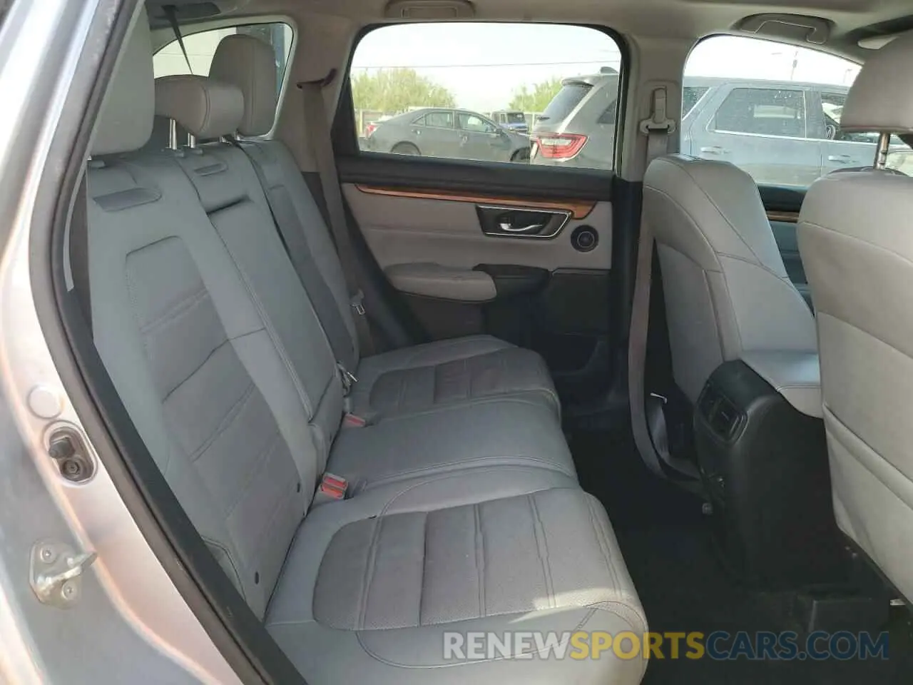 11 Photograph of a damaged car 7FARW1H81KE034947 HONDA CRV 2019