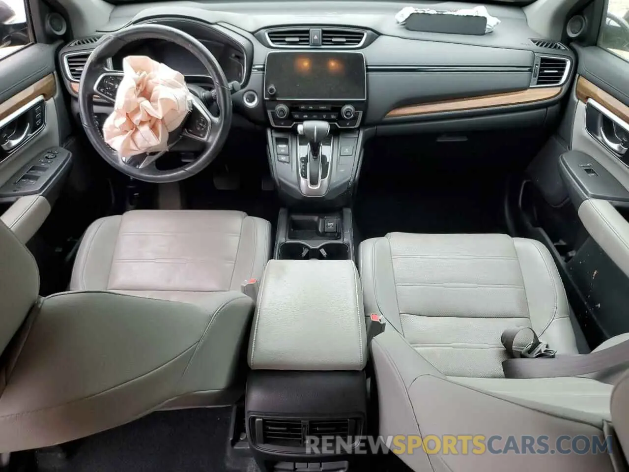 8 Photograph of a damaged car 7FARW1H82KE002315 HONDA CRV 2019