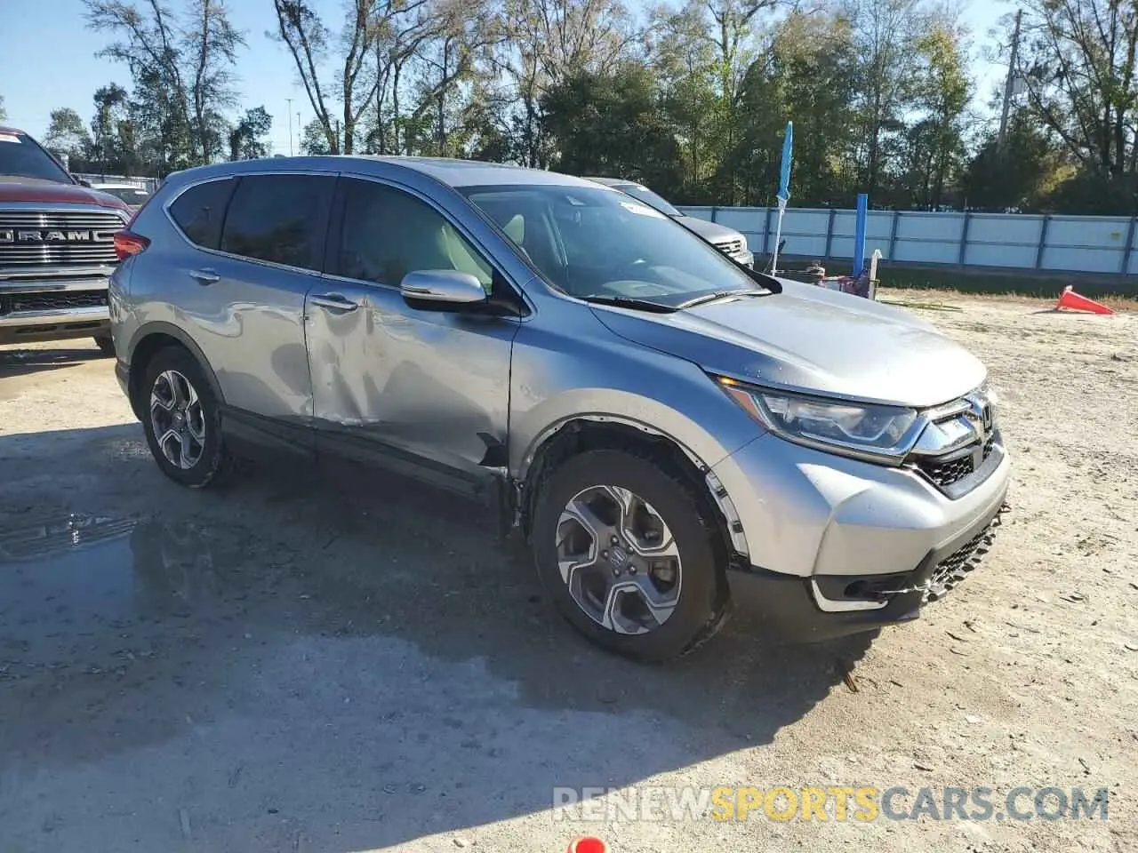 4 Photograph of a damaged car 7FARW1H85KE001952 HONDA CRV 2019