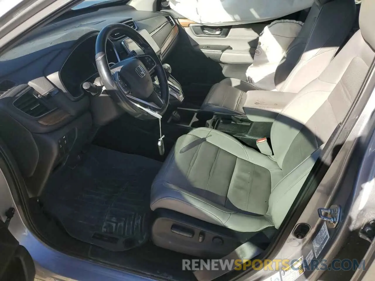 7 Photograph of a damaged car 7FARW1H85KE001952 HONDA CRV 2019