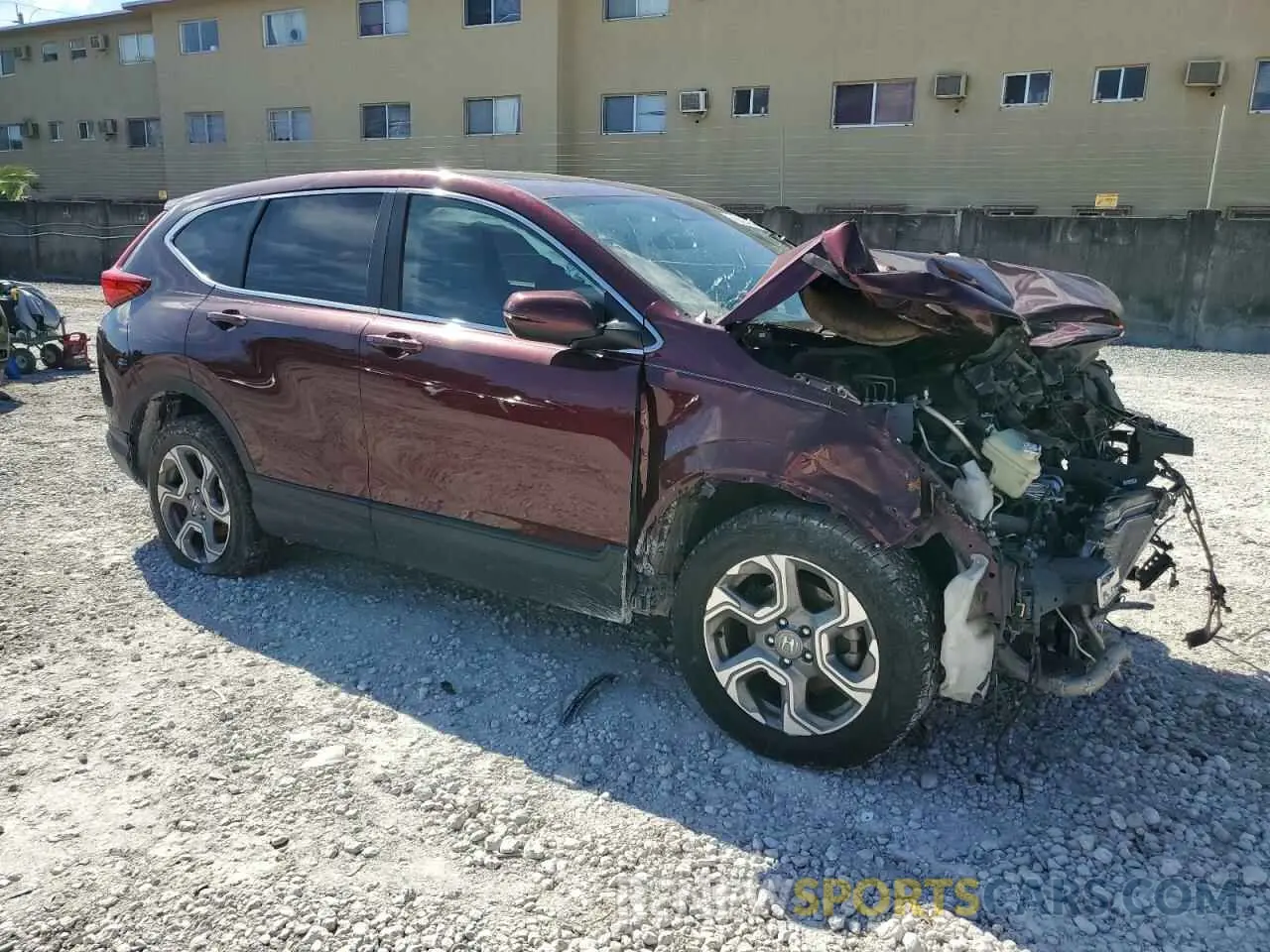 4 Photograph of a damaged car 7FARW2H51KE062419 HONDA CRV 2019