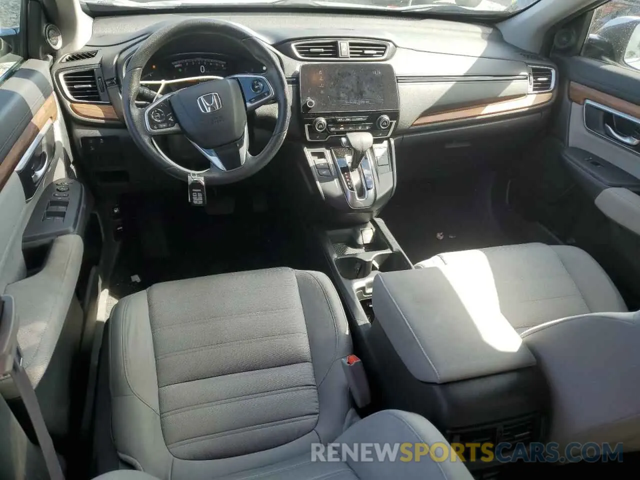 8 Photograph of a damaged car 7FARW2H52KE048478 HONDA CRV 2019
