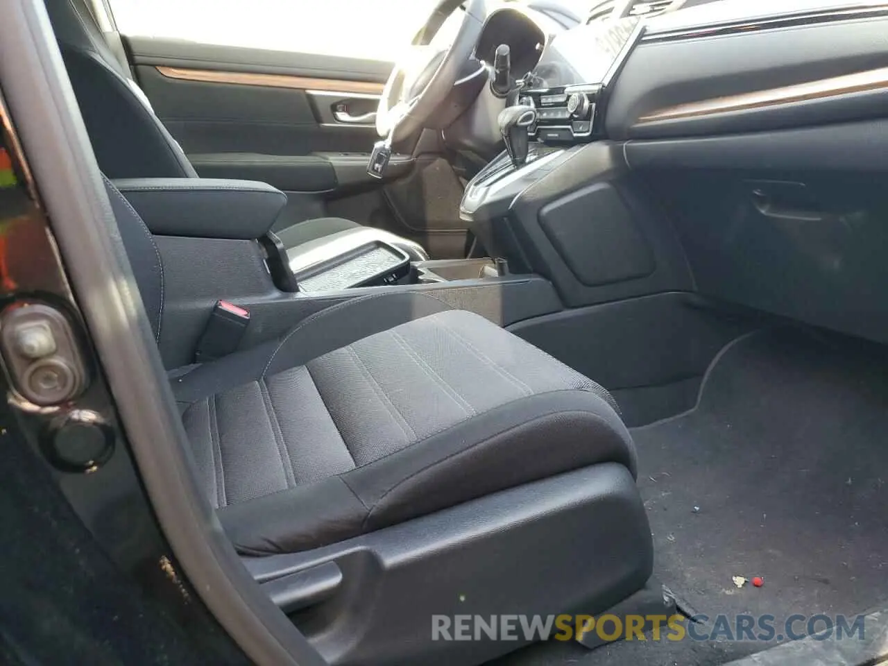 7 Photograph of a damaged car 7FARW2H53KE048764 HONDA CRV 2019