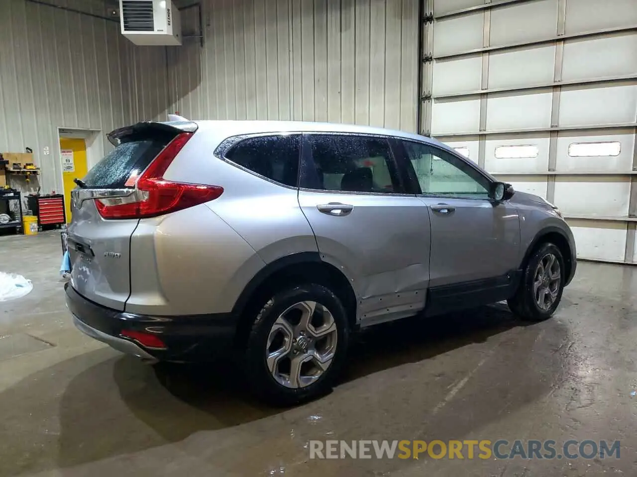 3 Photograph of a damaged car 7FARW2H54KE061040 HONDA CRV 2019