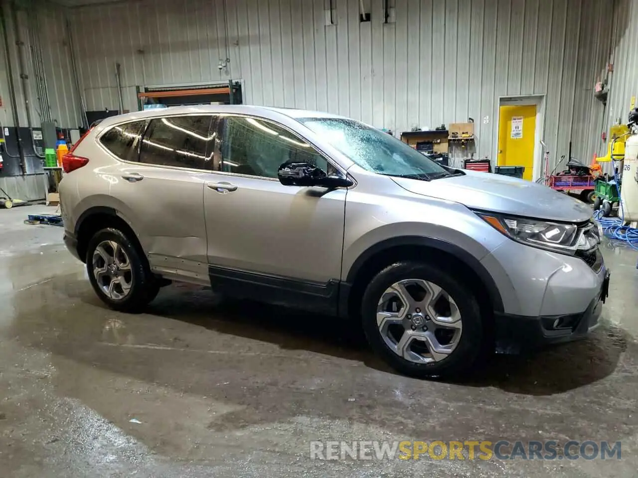 4 Photograph of a damaged car 7FARW2H54KE061040 HONDA CRV 2019