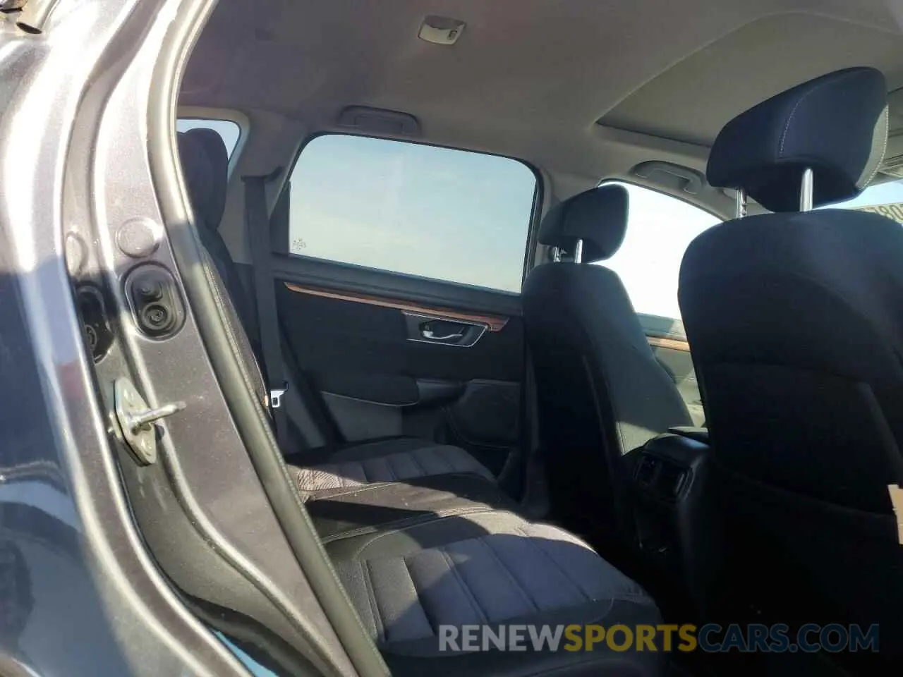 11 Photograph of a damaged car 7FARW2H56KE021266 HONDA CRV 2019