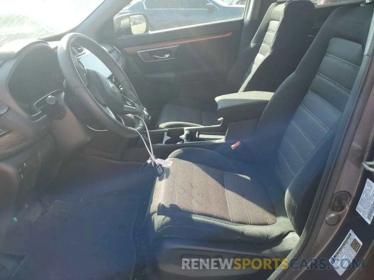 7 Photograph of a damaged car 7FARW2H56KE021266 HONDA CRV 2019