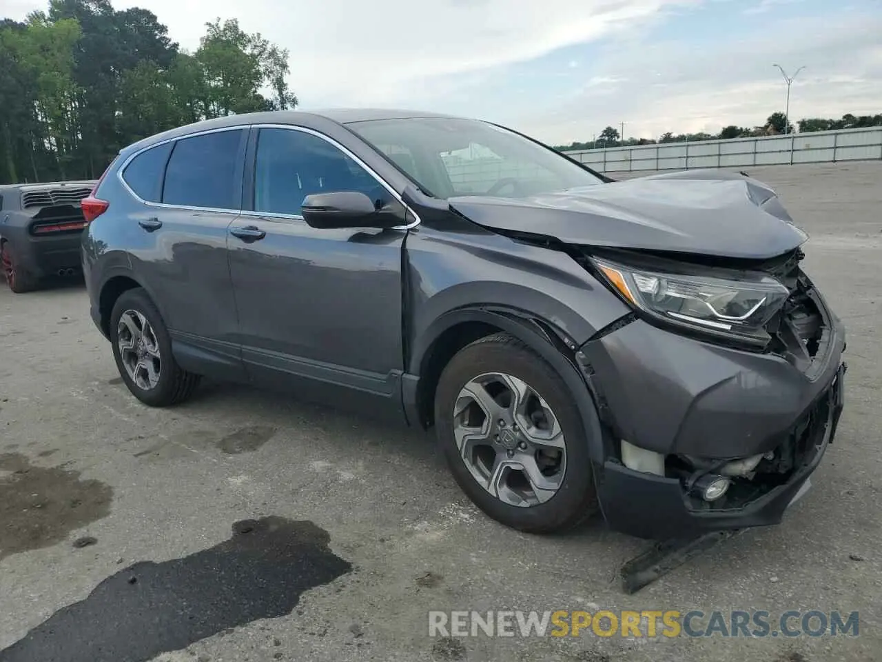 4 Photograph of a damaged car 7FARW2H57KE047617 HONDA CRV 2019