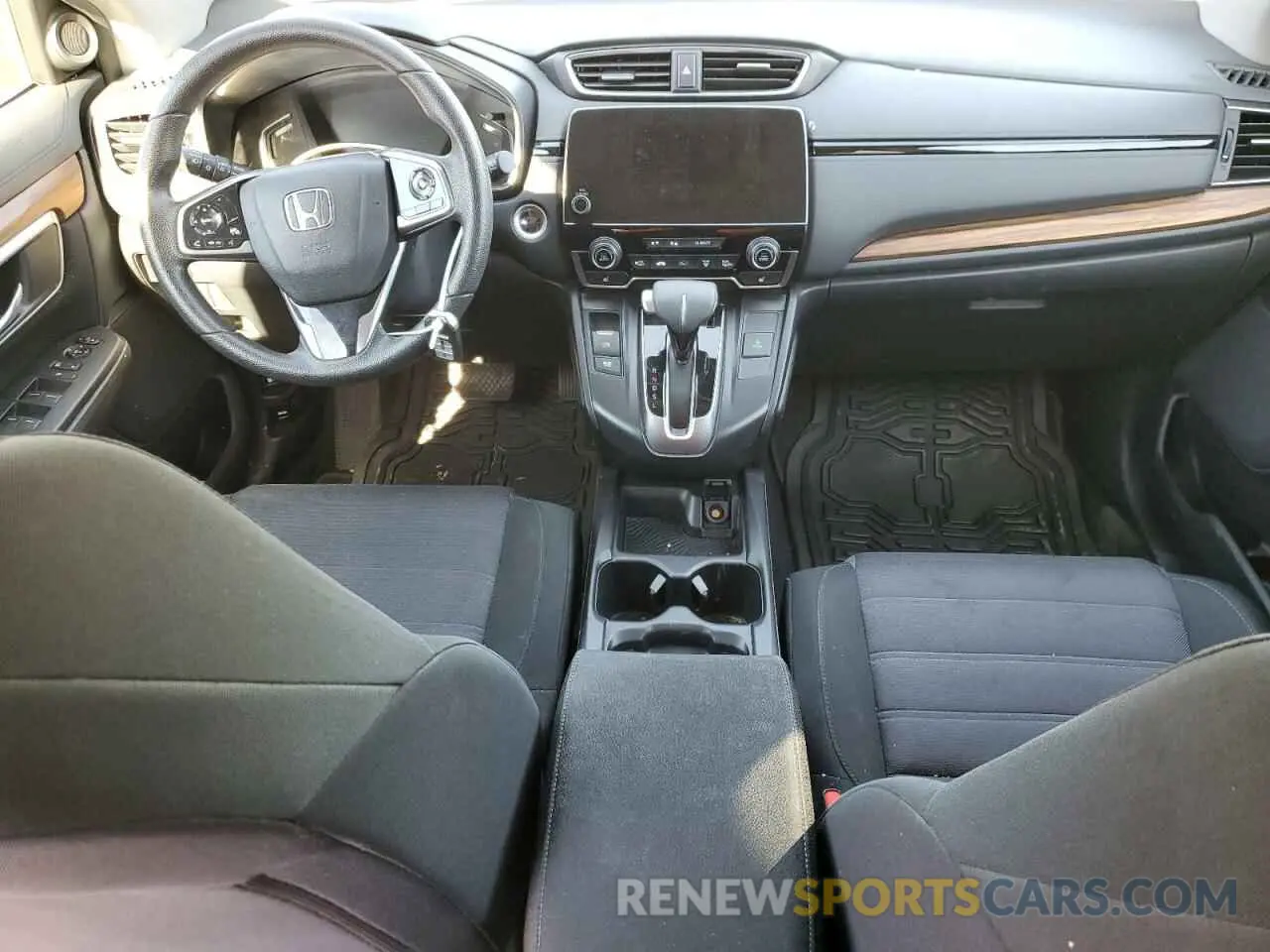 8 Photograph of a damaged car 7FARW2H59KE030575 HONDA CRV 2019