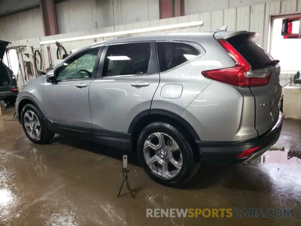 2 Photograph of a damaged car 7FARW2H81KE020360 HONDA CRV 2019