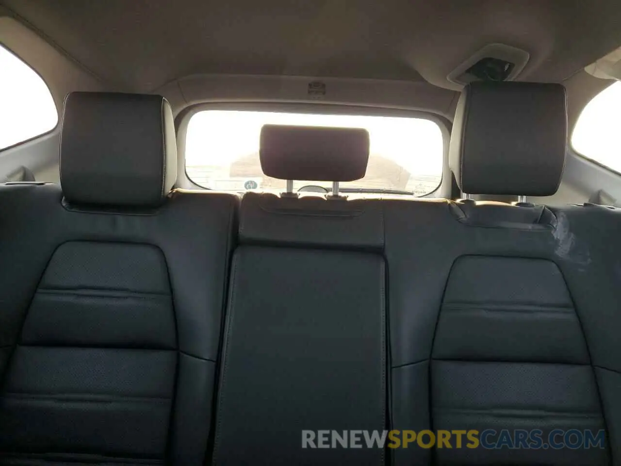 10 Photograph of a damaged car 7FARW2H81KE061250 HONDA CRV 2019