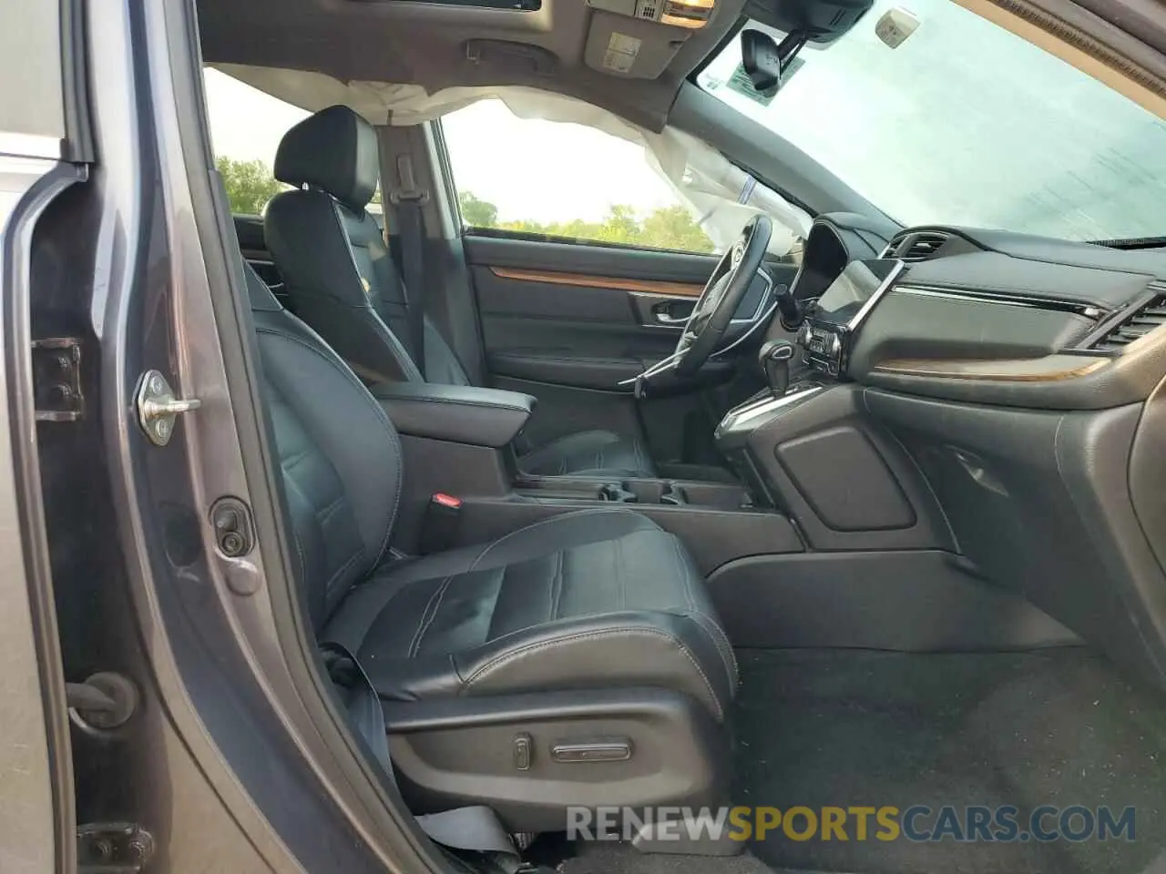 7 Photograph of a damaged car 7FARW2H81KE061250 HONDA CRV 2019