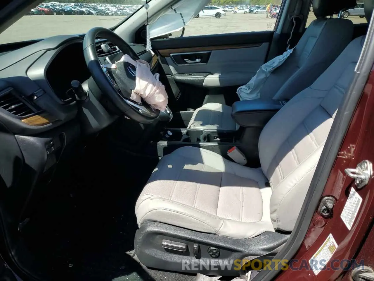 7 Photograph of a damaged car 7FARW2H84KE018635 HONDA CRV 2019