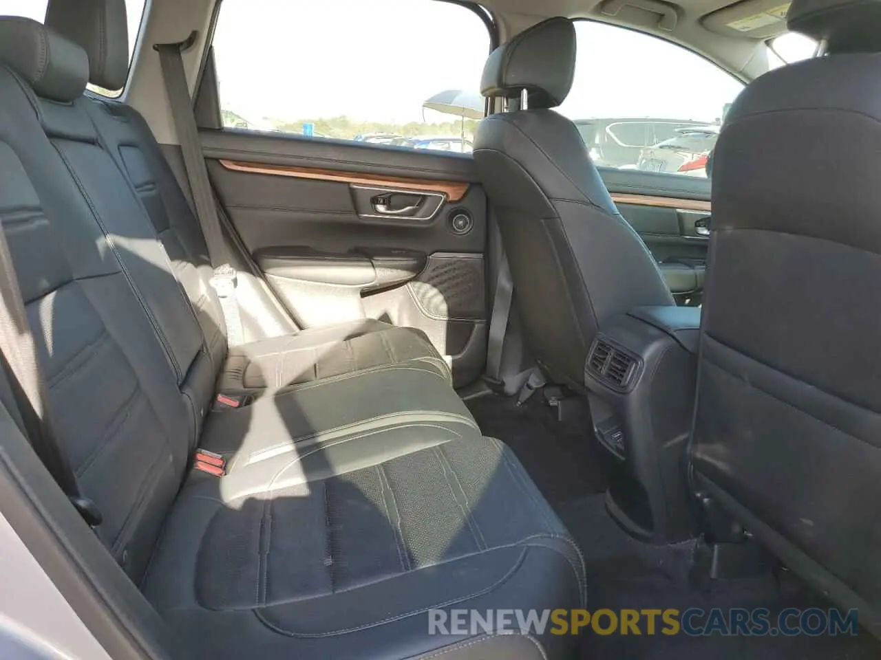 11 Photograph of a damaged car 7FARW2H86KE064452 HONDA CRV 2019