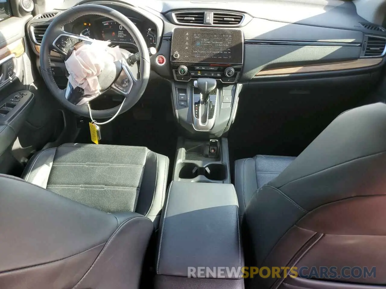 8 Photograph of a damaged car 7FARW2H86KE064452 HONDA CRV 2019