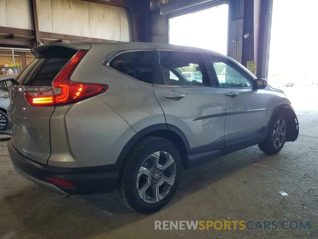 3 Photograph of a damaged car 7FARW2H87KE018192 HONDA CRV 2019