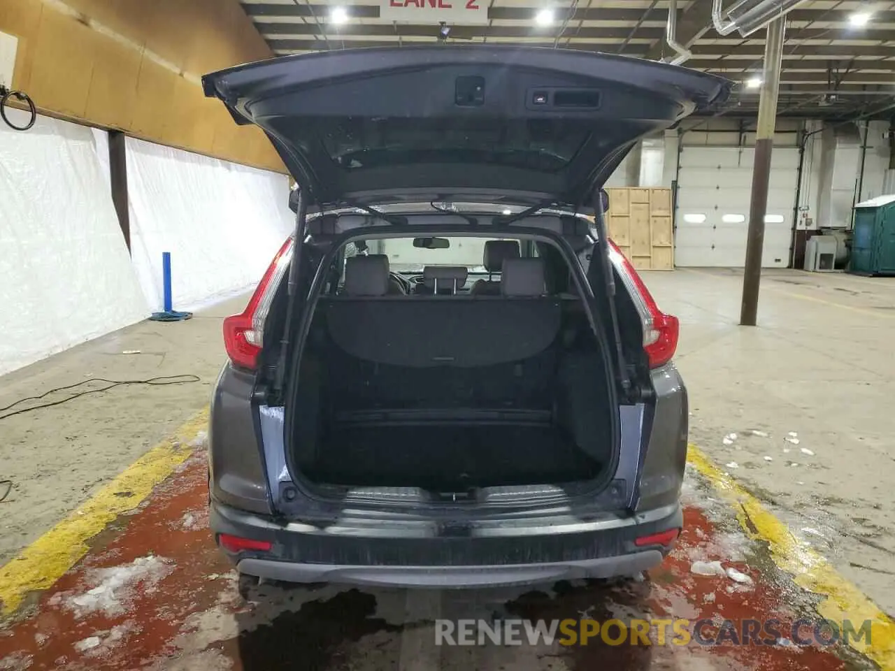 6 Photograph of a damaged car 7FARW2H88KE027886 HONDA CRV 2019