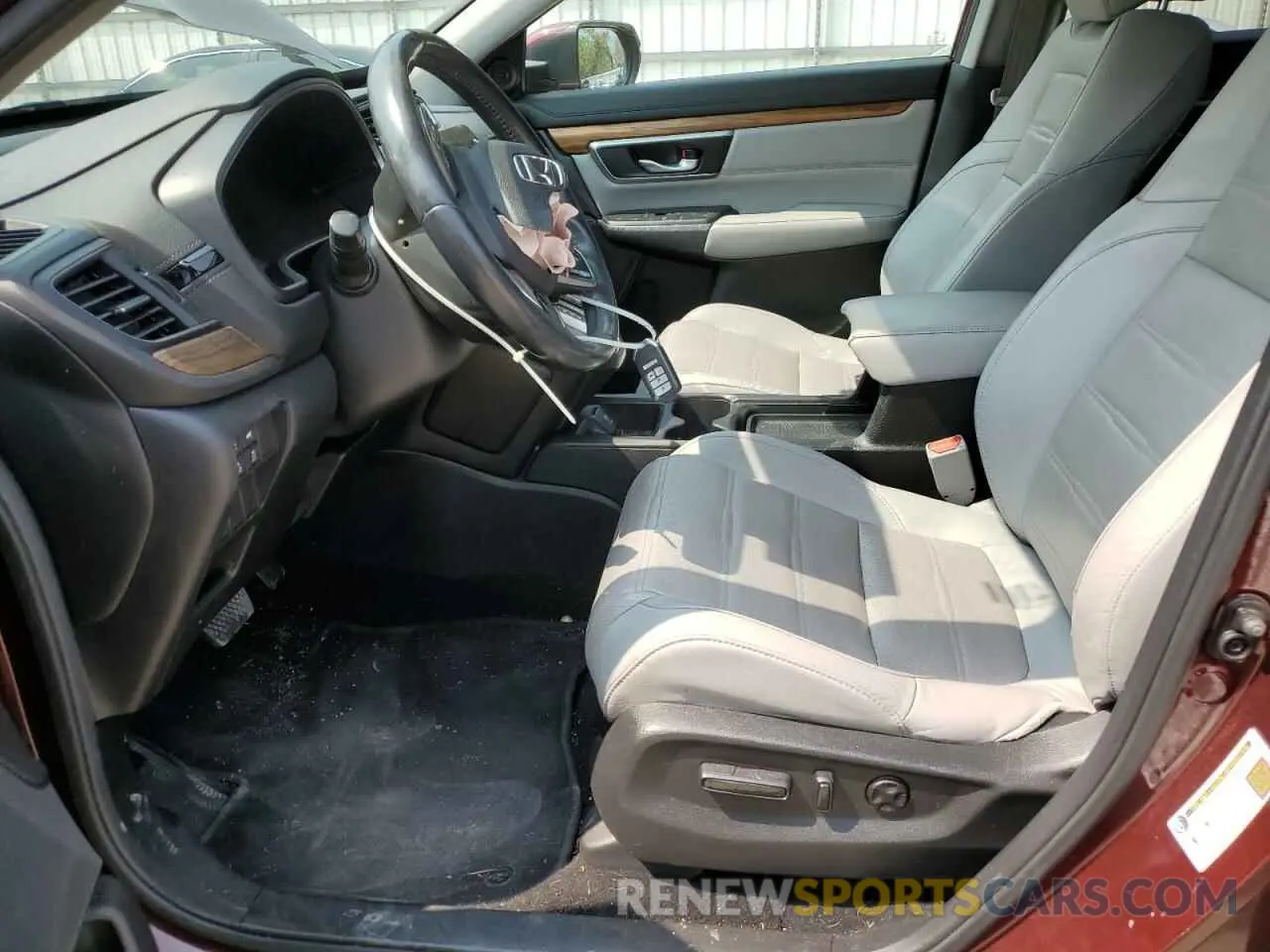 7 Photograph of a damaged car 7FARW2H90KE006930 HONDA CRV 2019