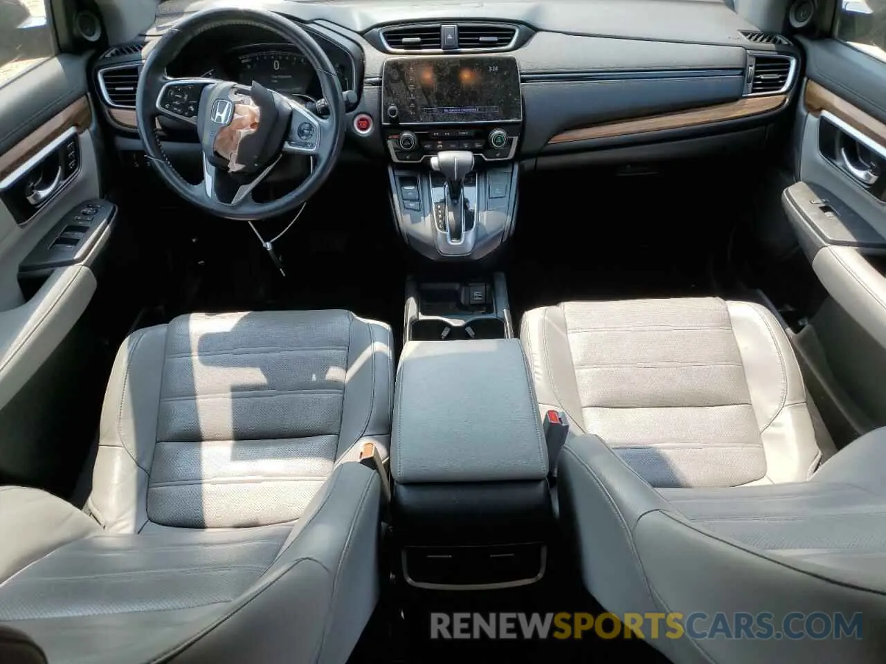 8 Photograph of a damaged car 7FARW2H90KE006930 HONDA CRV 2019
