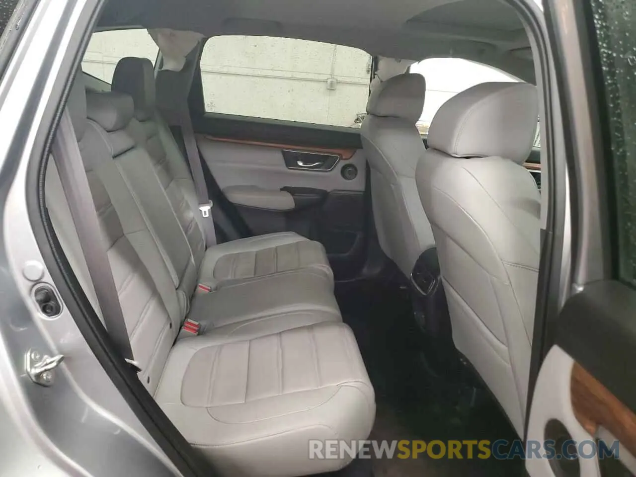 11 Photograph of a damaged car 7FARW2H91KE008184 HONDA CRV 2019