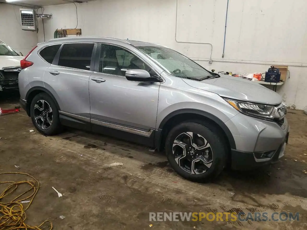 4 Photograph of a damaged car 7FARW2H91KE008184 HONDA CRV 2019