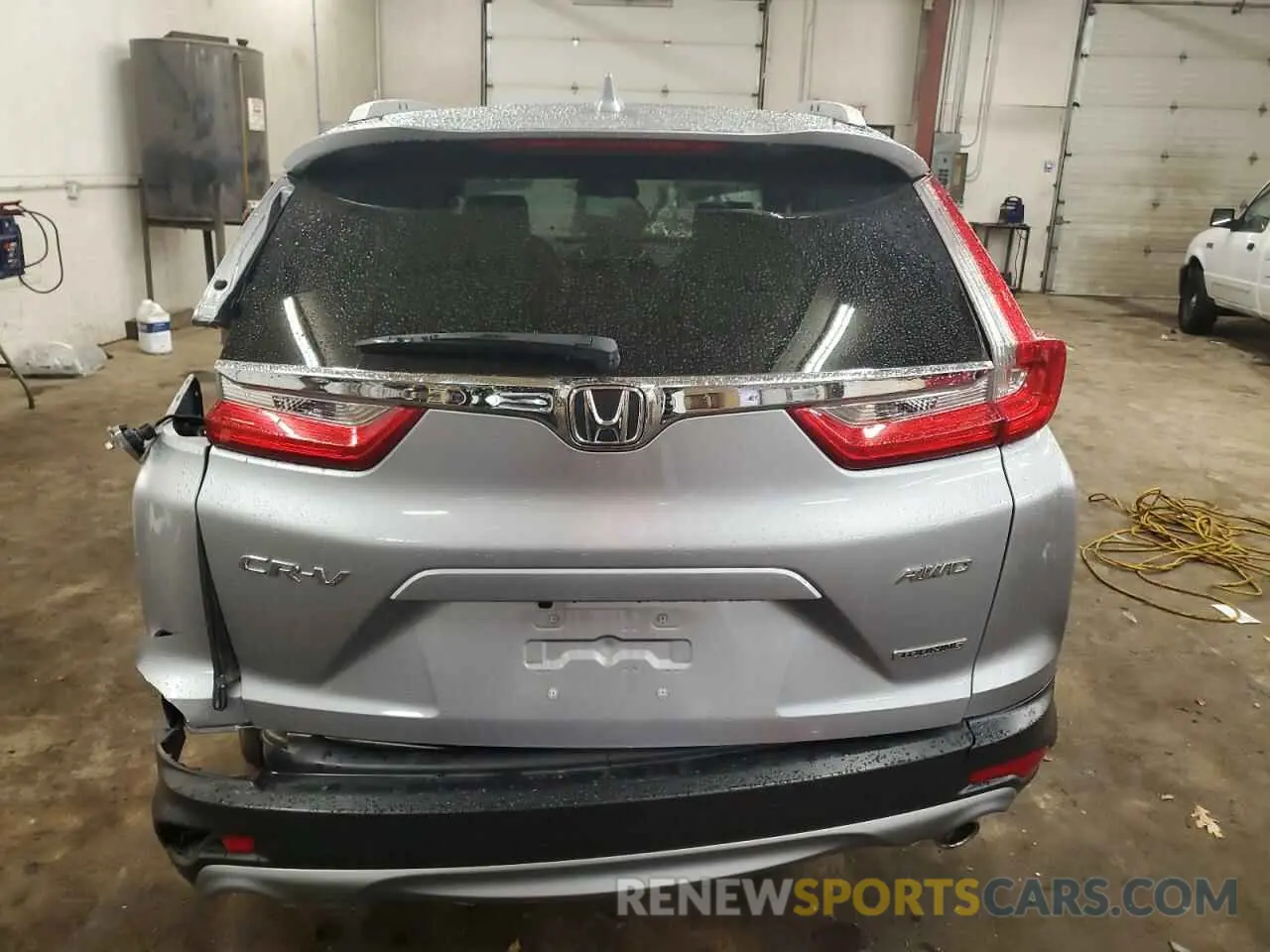 6 Photograph of a damaged car 7FARW2H91KE008184 HONDA CRV 2019