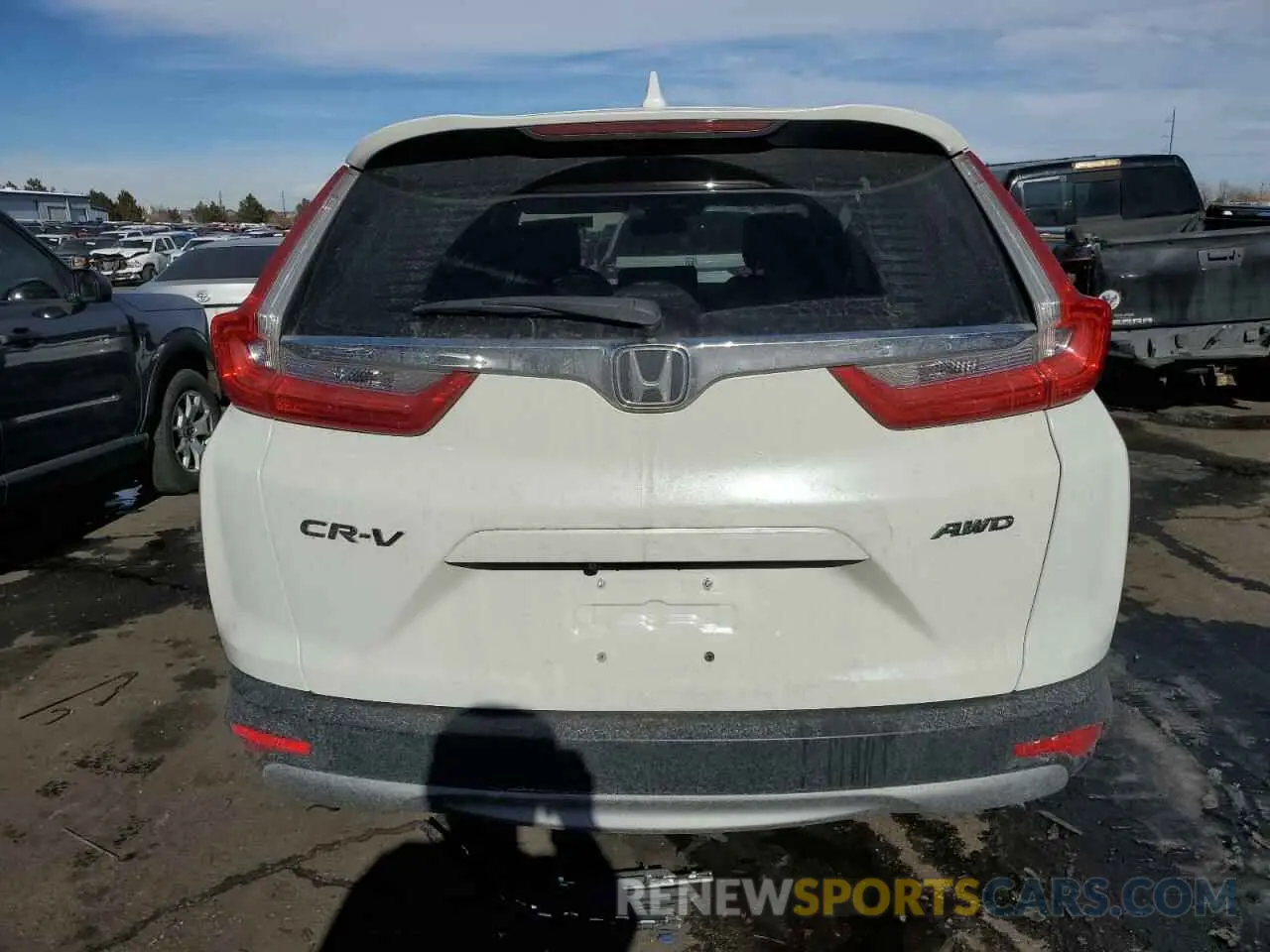 6 Photograph of a damaged car JHLRW2H57KX009938 HONDA CRV 2019