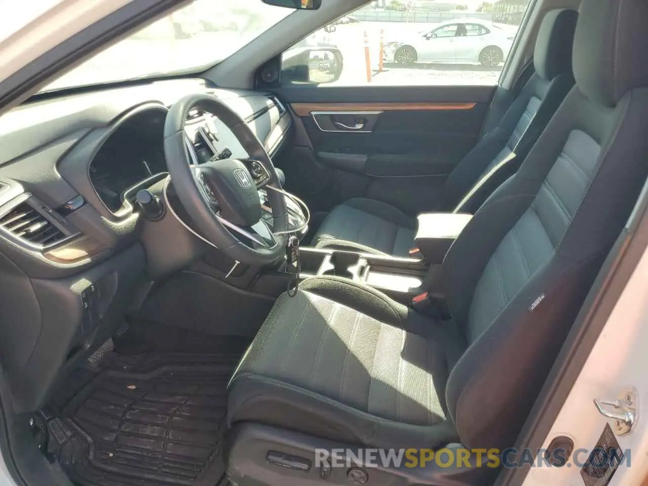 7 Photograph of a damaged car JHLRW2H5XKX023011 HONDA CRV 2019