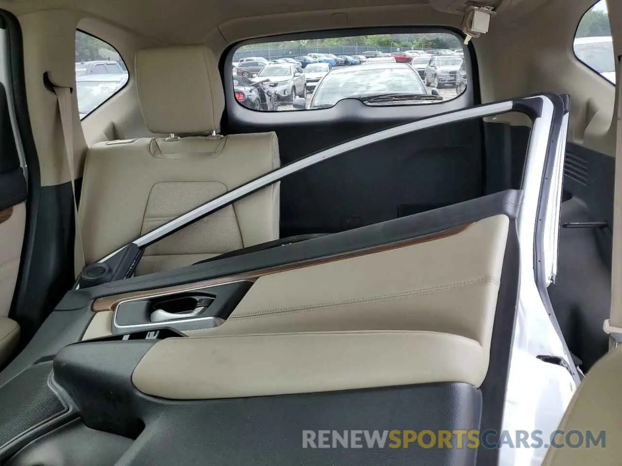 10 Photograph of a damaged car JHLRW2H83KX023345 HONDA CRV 2019
