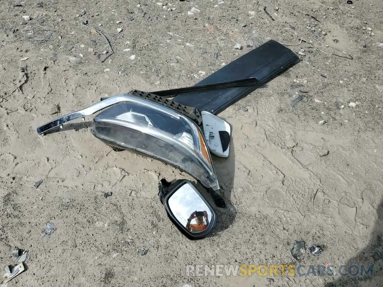 13 Photograph of a damaged car JHLRW2H83KX023345 HONDA CRV 2019