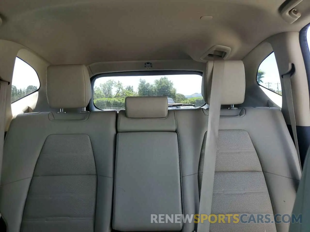 10 Photograph of a damaged car JHLRW2H89KX013029 HONDA CRV 2019